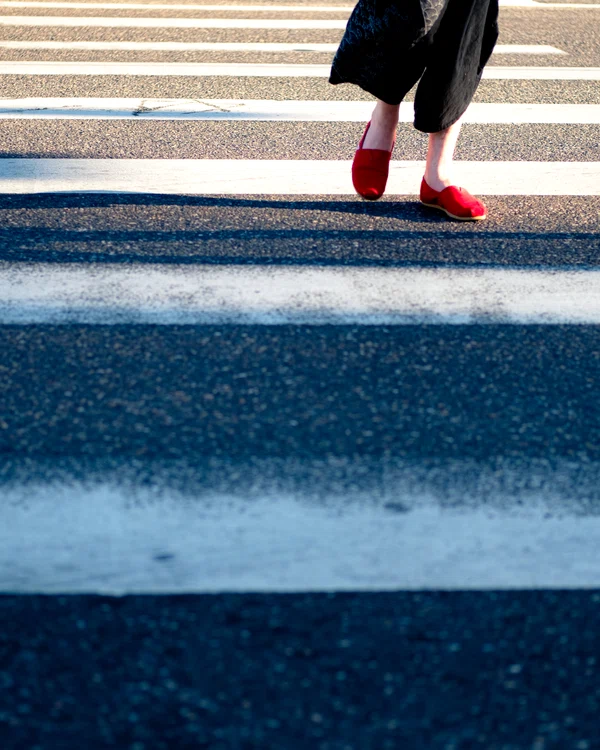 trecere de pietoni sursa wesley mc lachlan unsplash jpg