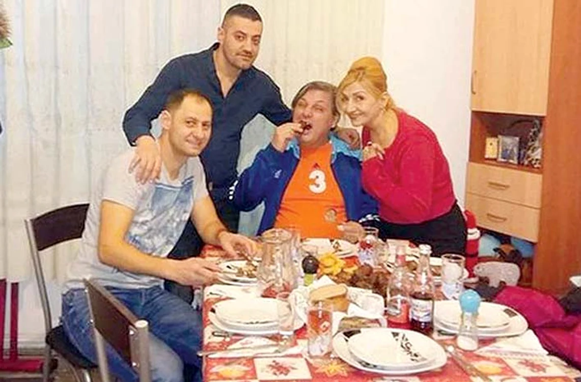 2015: Mugurel, la petrecerile de familie ale Ilenei Ciuculete
