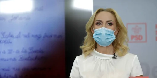 Conferinţa de presă a Gabrielei Firea cu scrisori ale copiilor pentru presedintele Iohannis FOTO Inquam Photos / George Calin