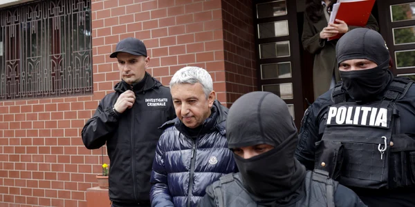 Dan Diaconescu ridicat de poliție de acasă 6 aprilie 2023 FOTO INQUAM Photos OctavGanea (4) jpg