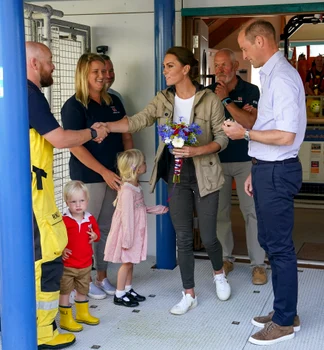 Kate și William în vizită la o fermă de alge