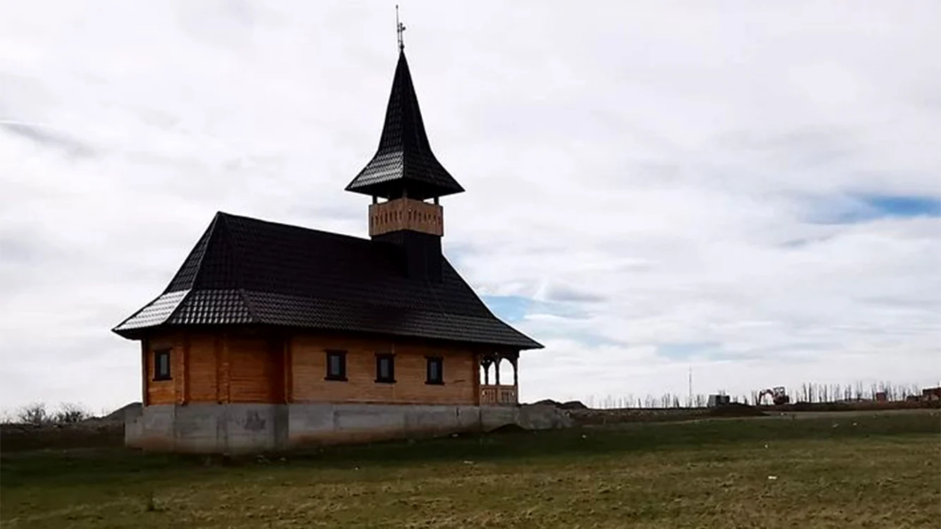 Biserica de lemn, prima construită 