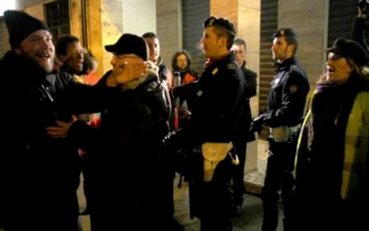 “Patrulele lui Berlusconi” se bat între ele