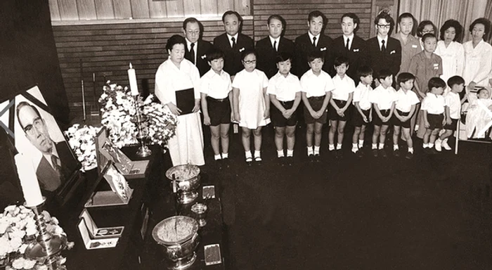 Corporaţia Doosan Founder Doo-byung Park, 1973