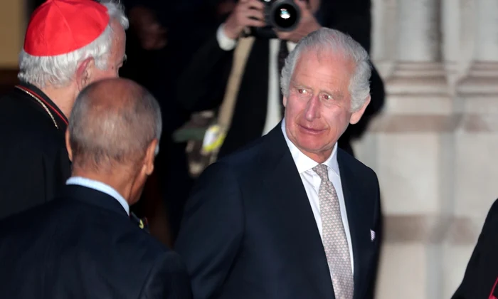 Regele Charles a revenit la Londra (2) jpg