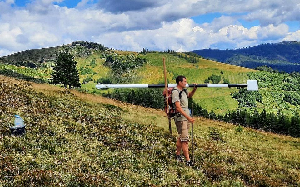 Muntele sacru al dacilor redevine accesibil turiștilor. Cum arată drumul refăcut spre Vârful Godeanu FOTO