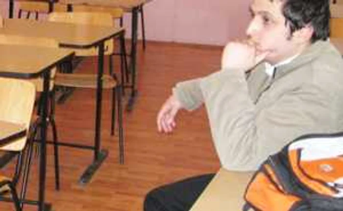 Profesorii vor primi catedre la alte şcoli din judeţ