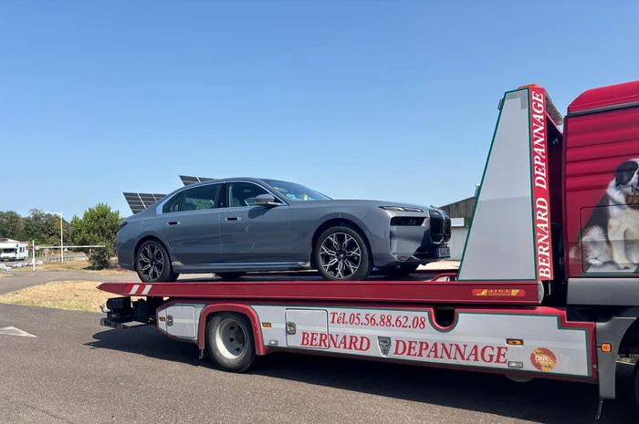 Șofer român, prins cu 217 km/h pe o autostradă din Franța FOTO: Facebook / Jandarmerie de la Gironde