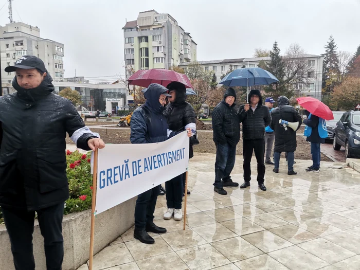 A fost a treia zi de protest pentru angajații din DSVSA-uri FOTO: Alina Mitran