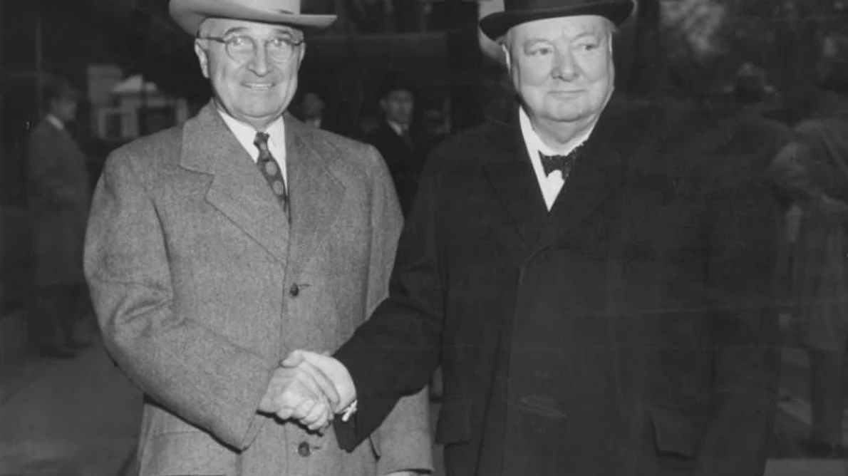 Churchill şi Eisenhower ştiau de existenţa OZN urilor jpeg