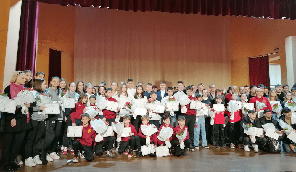 Cei mai buni sportivi ai județului Olt, premiați pe scena Palatului Copiilor