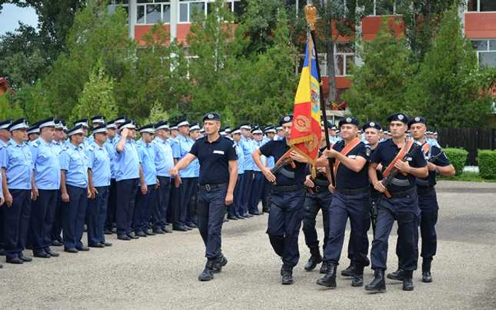 La IJJ Buzău, patru ofiţeri şi 94 de subofiţeri au fost astăzi avansaţi în gradul următor