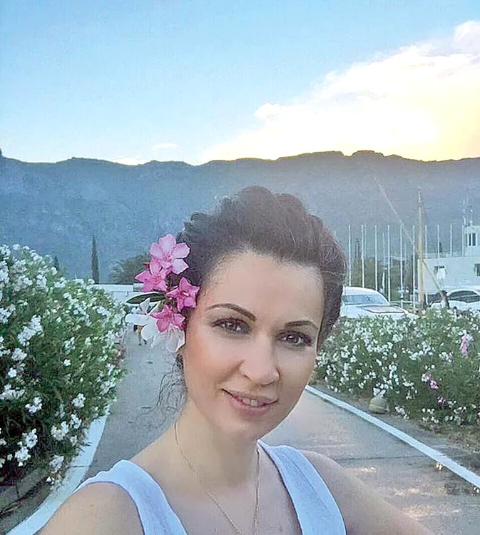 Nicoleta Luciu s-a pozat cu un superb apus de soare