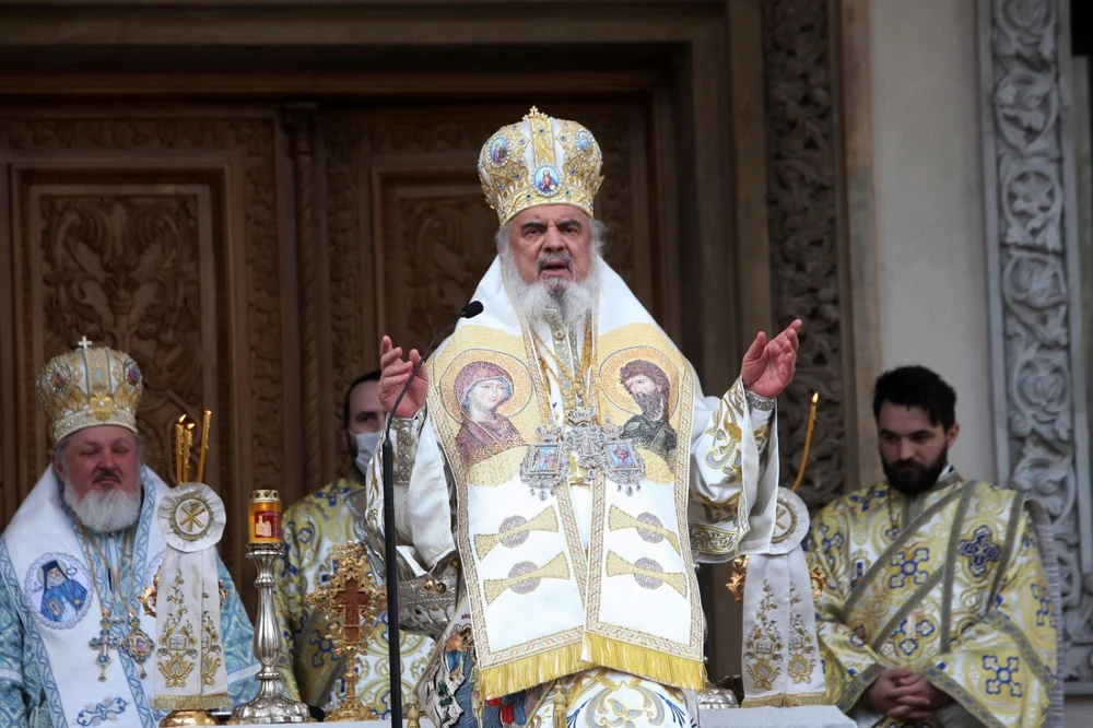 De Bobotează, Patriarhul Daniel sfințește apa la Catedrala Patriarhală. 10.000 de litri de Agheasmă Mare vor fi distribuiţi credincioşilor