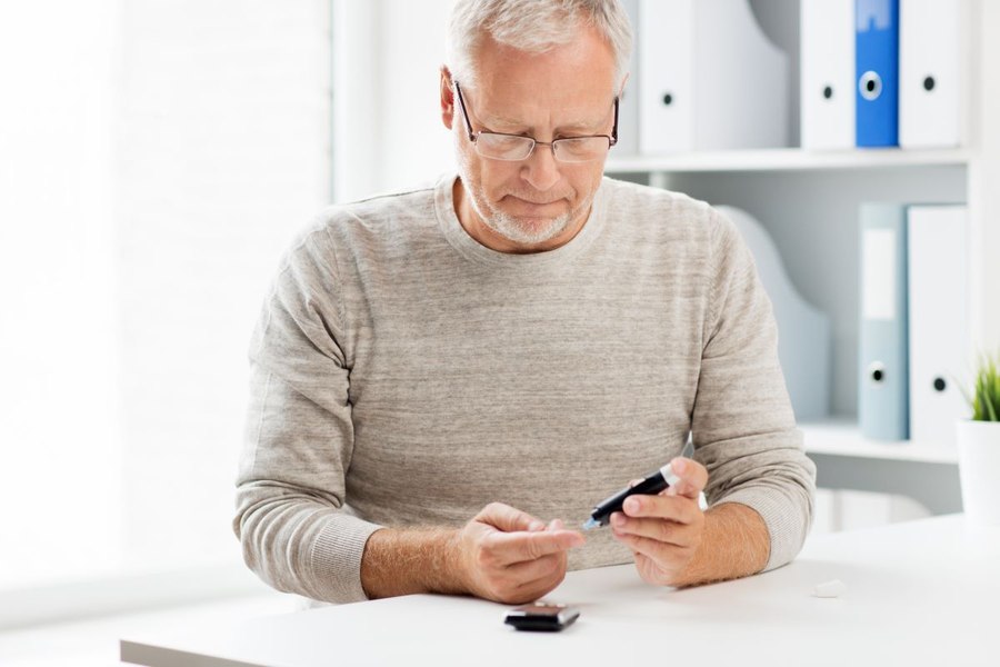 Singurătatea ar putea creşte riscul de declanşare a unei boli cardiace în rândul diabeticilor - STUDIU