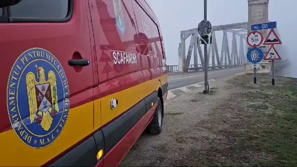 Tânăr de 19 ani, găsit de scafandri în râul Olt. Ar fi decis să-și pună capăt zilelor