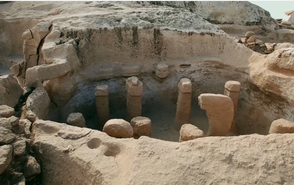 Probabil cel mai vechi calendar seleno-solar din lume, descoperit în Turcia. Sculpturi de acum 13.000 de ani  VIDEO