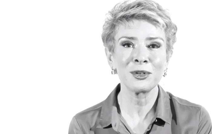 Teo Trandafir este mândră să susțină mesajul piesei „Desrpe smerenie” lansat de trupa Taxicaptură: youtube