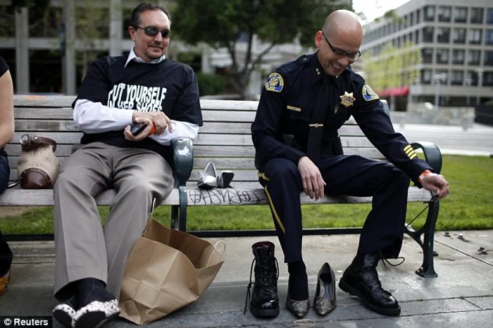 Imagini de la marșul de protest organizat miercuri în California