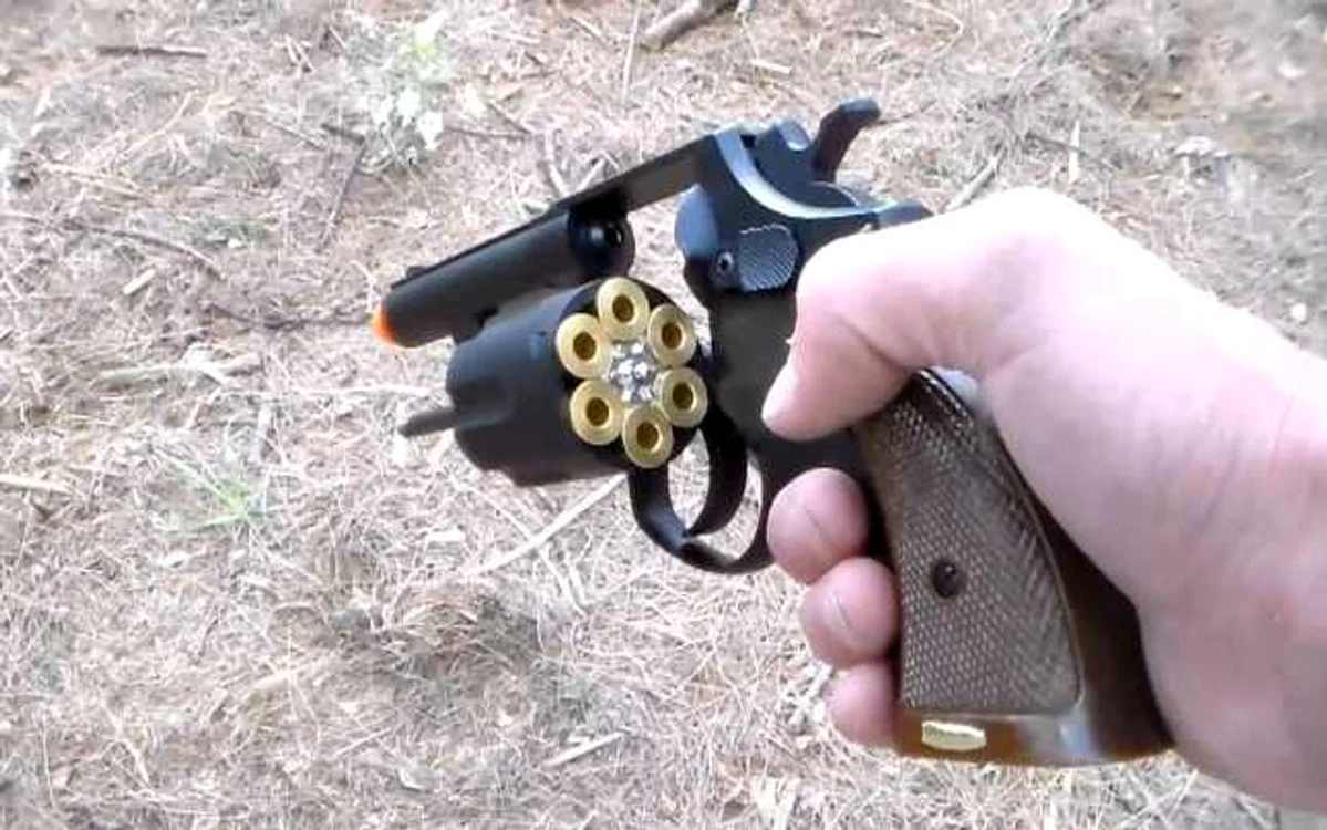 Pistol airsoft - arhiva foto