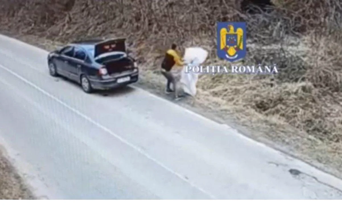 Autorul a fost surprins de o cameră de supraveghere FOTO Poliţia Română