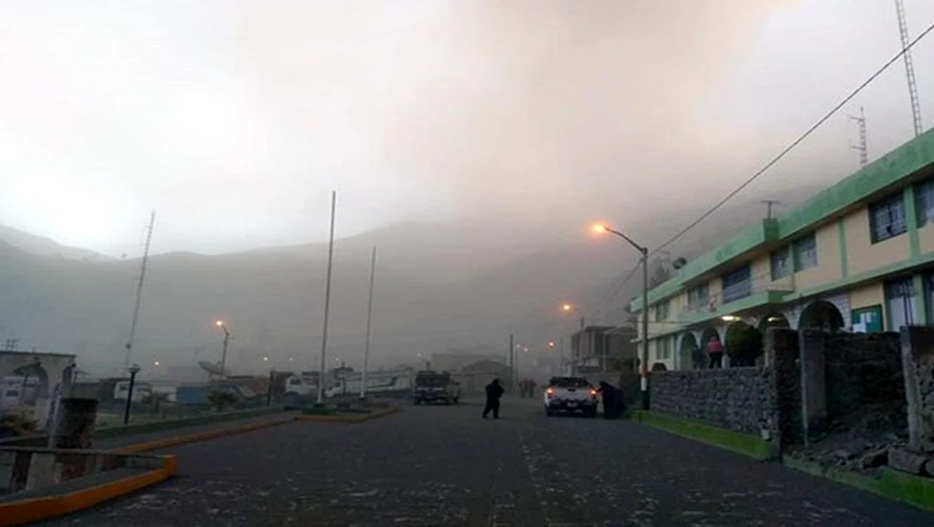 
    Vulcanul Ubinas se află în regiunea Moquega, la 1.250 de kilometri sud de LimaFoto: twitter/news.ro  