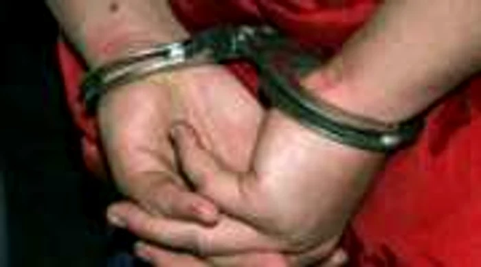 Piteşti: Un bărbat este suspectat că şi-a omorât soţia în bătaie
