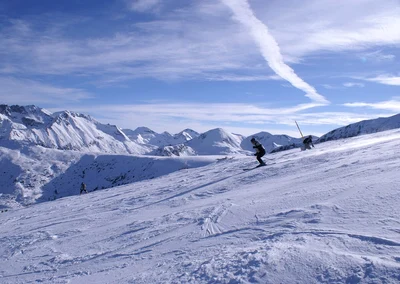 Statiunea Bansko   una din partii  Foto Amorphisman Wikipedia jpg