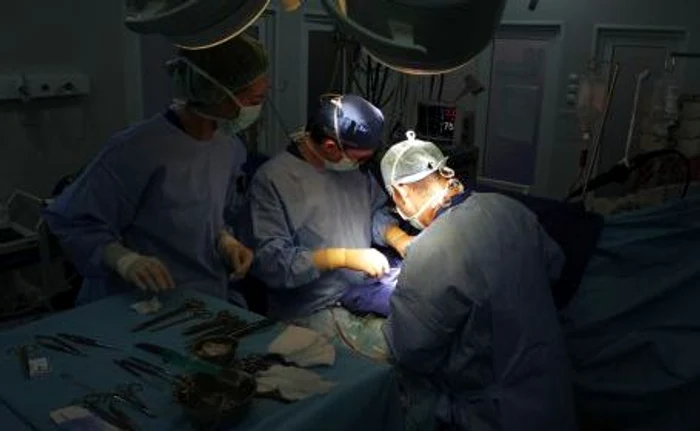 Medicul nu a fost găsit la timp de colegii săi pentru a salva viaţa pacientei
