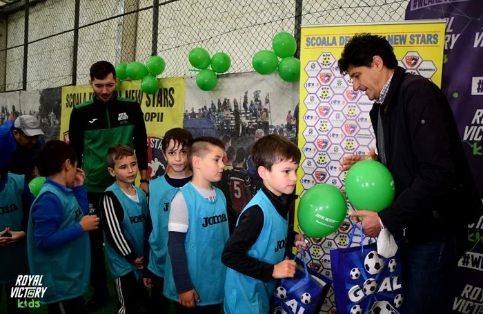 Belodedici le-a oferit cadouri copiilor