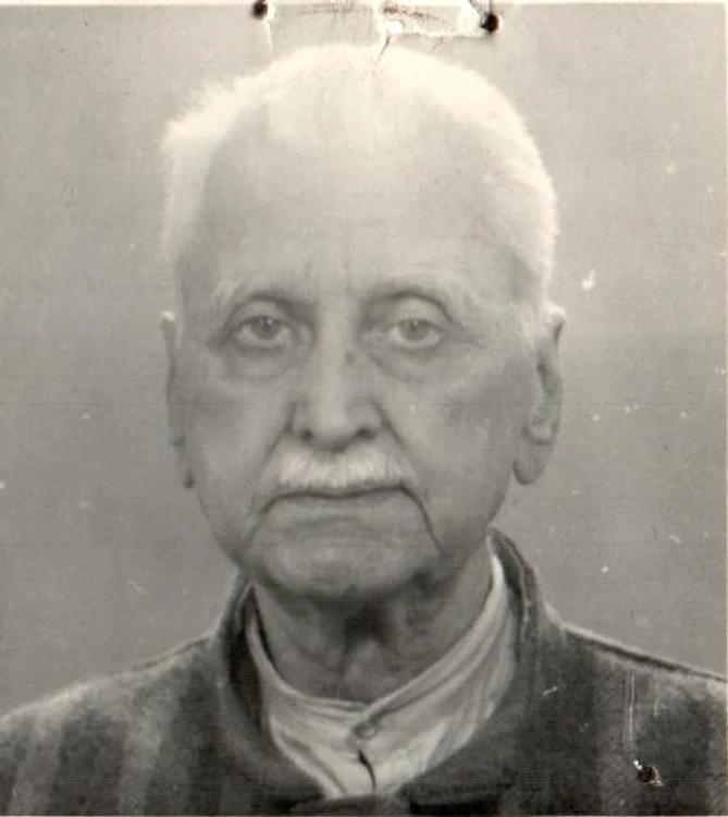 Generalul Constantin Ilasievici (1881-1955), în zeghe de deținut