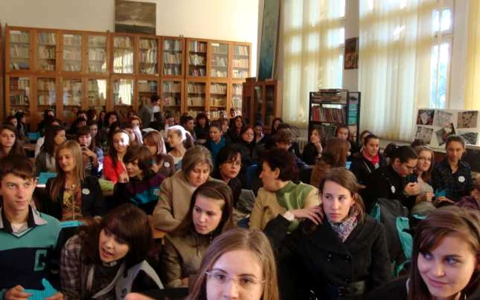 Lansarea proiectelor de educaţie non-formală