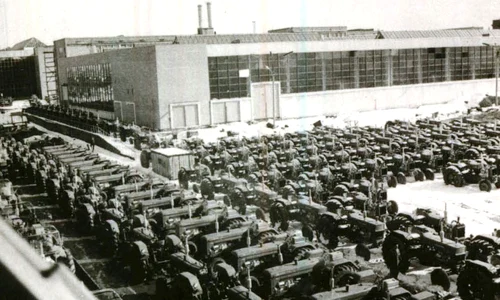 Uzinele de tractoare Braşov (© „Fototeca online a comunismului românesc”, cota: 220/1970)
