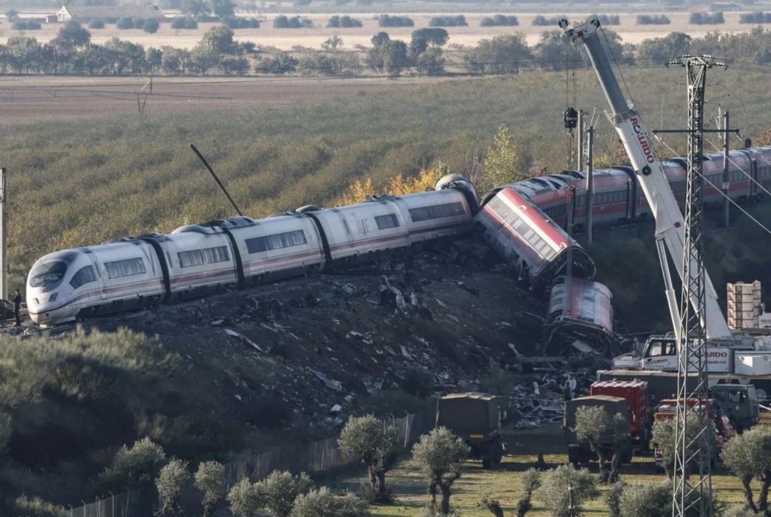 69 de persoane şi-au pierdut viaţa în accidentul feroviar petrecut în Urda