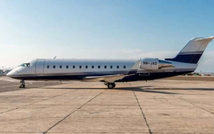 Avionul de tip Challenger 850 a avut nevoie de atenţia mecanicilor