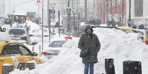 ninsoare rusia camioane zapada meteo FOTO EPA