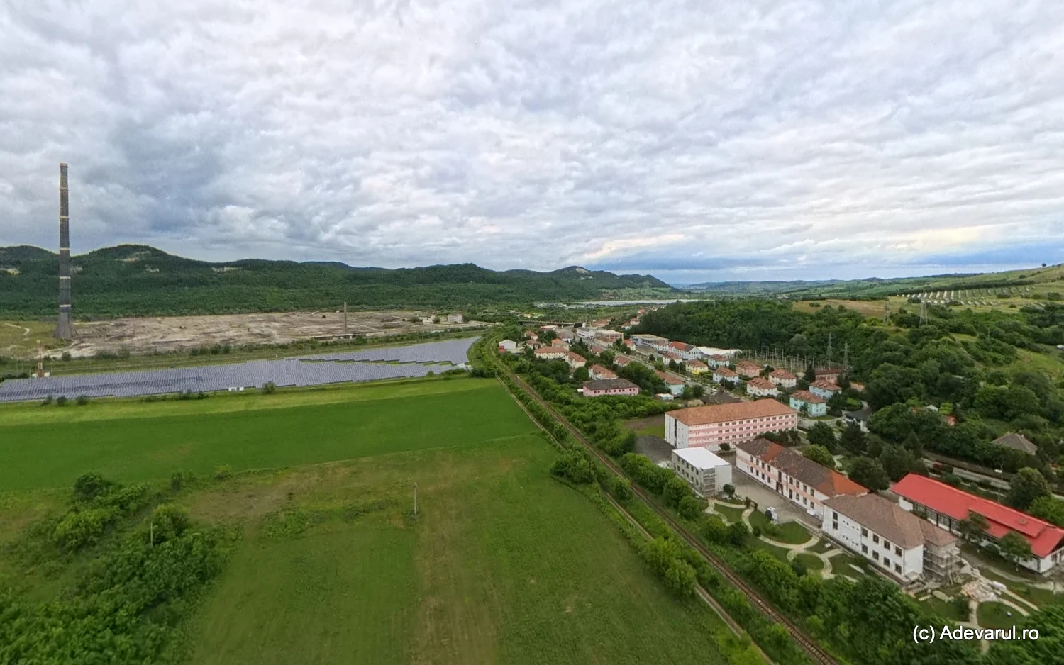 Orașul peste care ploua cu funingine în anii '90, la trei decenii după epoca industrială. „Urmele negrului de fum se mai văd”