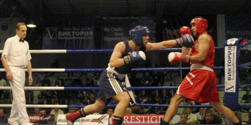 Constantin Bejenaru (stânga) a câștigat competiția de la Vilnius