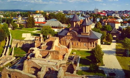 curtea domneasca targoviste jpg
