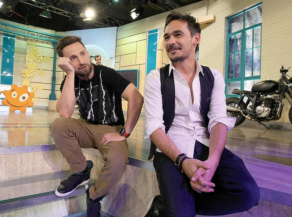 Dani Oţil şi Răzvan Simion împlinesc opt ani de când fac împreună matinalul de la Antena 1