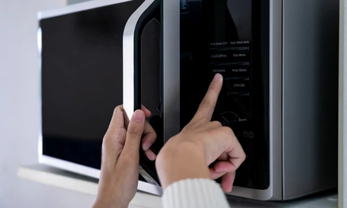cuptor cu microunde  jpg