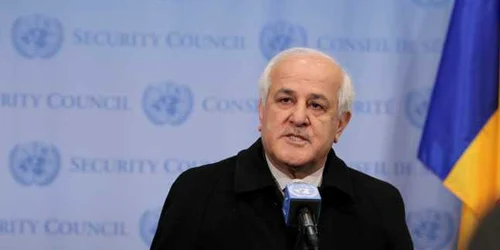 Riyad Mandour se adreseaza jurnalistilor la ONU FOTO AP