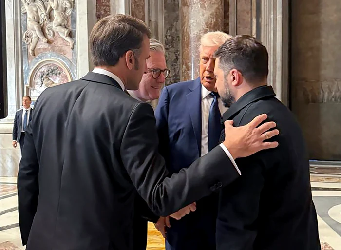 Macron, Starmer, Zelenski și Trump în Bazilica Sfântul Petru FOTO EPA-EFE