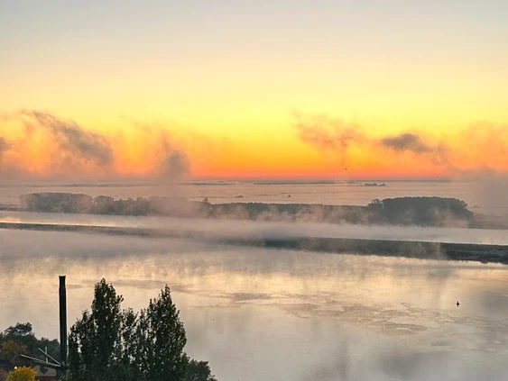 Dunărea fierbe, la Galați FOTO: Petru Tudorache
