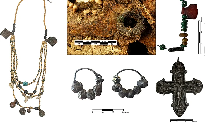 Bunuri funerare descoperite în cimitir, în mare parte în stil bizantin și asociate cu creștinismul ortodox (© Algis Blažys & Rytis Jonaitis)
