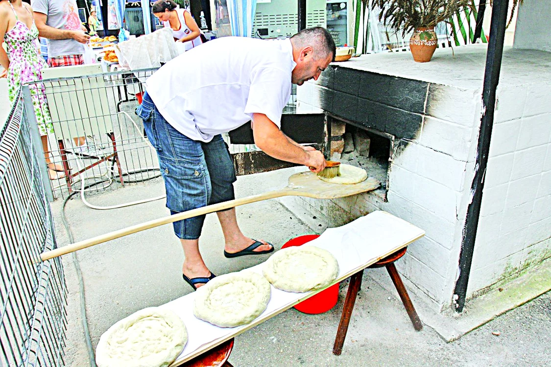 Pâine pe vatră 10 lei/bucata