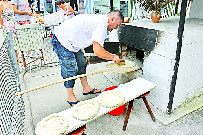Pâine pe vatră 10 lei/bucata