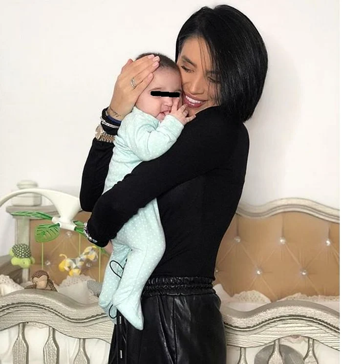 Adelina Pestrițu și-a adus fetița acasă 