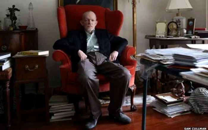 Mark Landis a fost diagnosticat cu schizofrenie în adolescenţă, iar terapia prin artă a scos la iveală talentul său pentru reproduceri. FOTOGRAFII via BBC.com