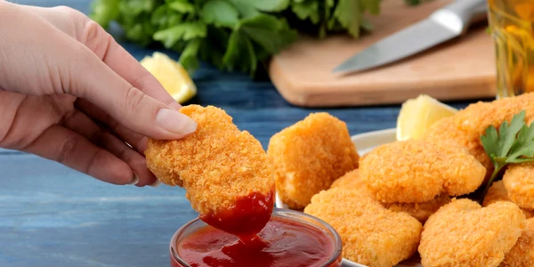 chicken nuggets de pui shutterstock 1255373950 jpg